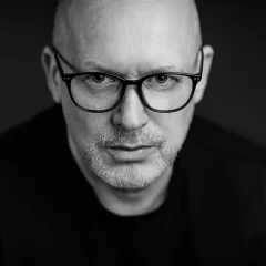 Настоящий детектив. Ну, то есть буквально - фотосессия для частного детектива)