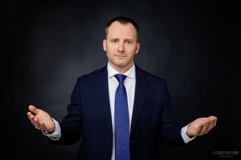 Где использовать деловой портрет руководителя